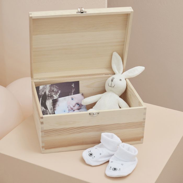 Baby's first outlet memory box